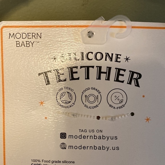 🎃MODERN BABY JACK-O-LANTERN SILICONE TEETHER - Picture 5 of 5